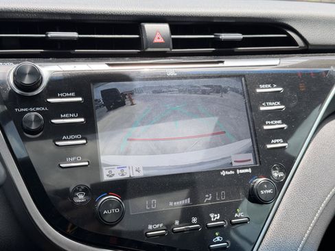 Used 2018 Toyota Camry XSE FWD image 20