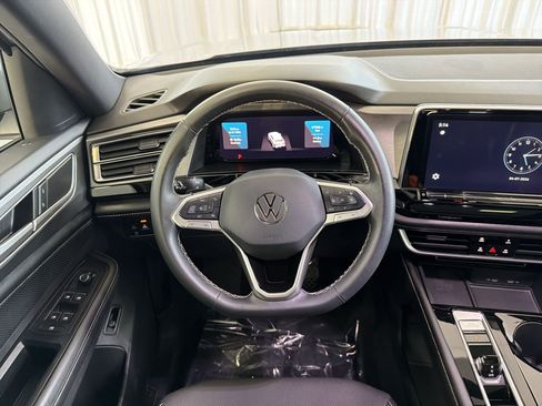 Used 2024 Volkswagen Atlas Cross Sport SE w/ Panoramic Sunroof Package image 22