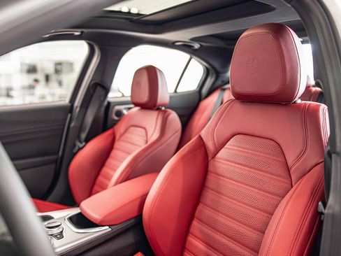 New 2025 Alfa Romeo Giulia AWD w/ Driving Assist Package image 18