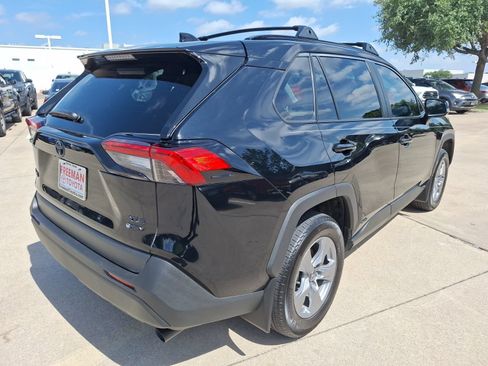 Used 2025 Toyota RAV4 XLE w/ Convenience Package AWD/4WD image 6