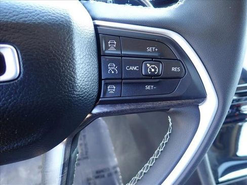 Used 2022 Jeep Grand Cherokee Limited 4xe image 17