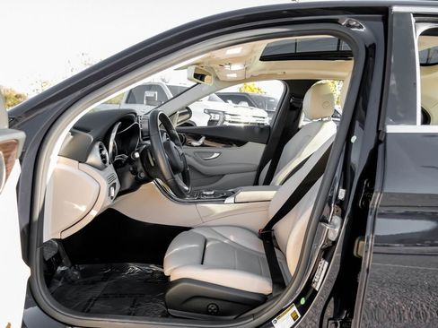 Used 2018 Mercedes-Benz C 300 Sedan image 36