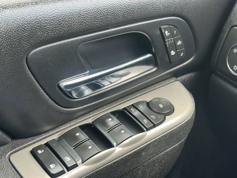 Used 2011 Chevrolet Avalanche LT w/ Luxury Package AWD/4WD image 18