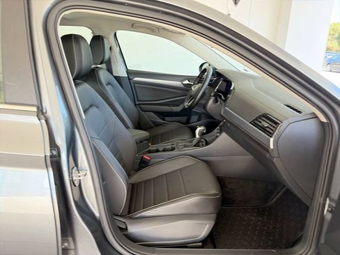 Certified 2023 Volkswagen Jetta SE FWD image 26
