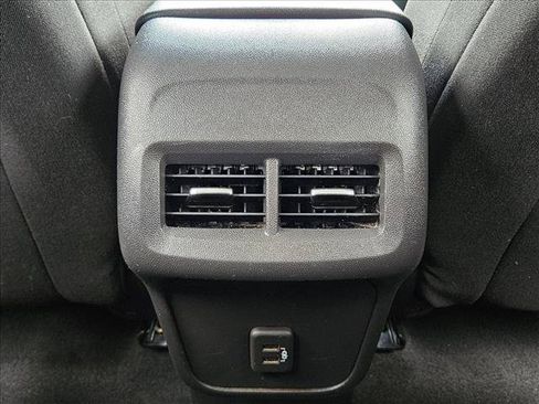 Used 2023 Chevrolet Equinox LT FWD image 16