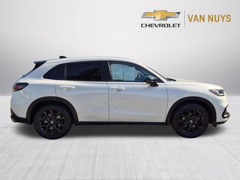 Used 2024 Honda HR-V Sport image 4