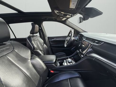 Used 2022 Jeep Grand Cherokee L Overland w/ Luxury Tech Group IV image 37