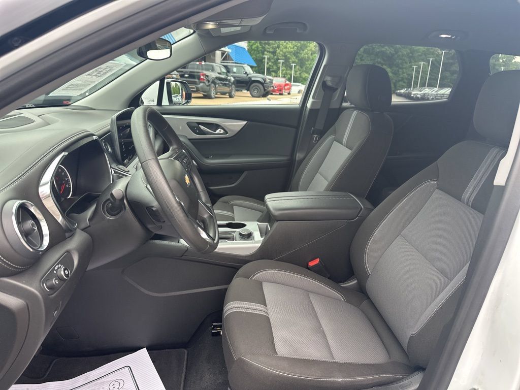 Used 2025 Chevrolet Blazer LT AWD/4WD image 17
