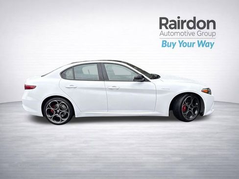 Used 2023 Alfa Romeo Giulia Veloce image 10