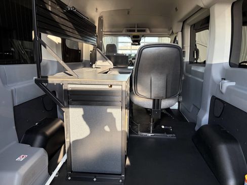 Used 2019 Ford Transit 150 XLT image 21