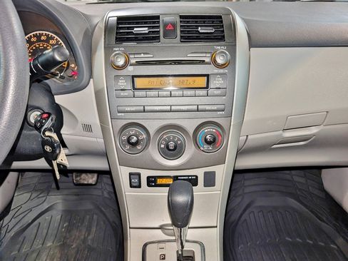 Used 2011 Toyota Corolla LE image 32