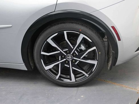 New 2026 Toyota Prius Plug-In Hybrid FWD image 5
