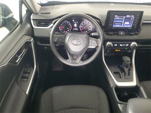 Used 2022 Toyota RAV4 XLE image 16