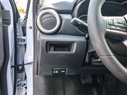 New 2025 Nissan Versa SR w/ Trunk Package FWD image 18