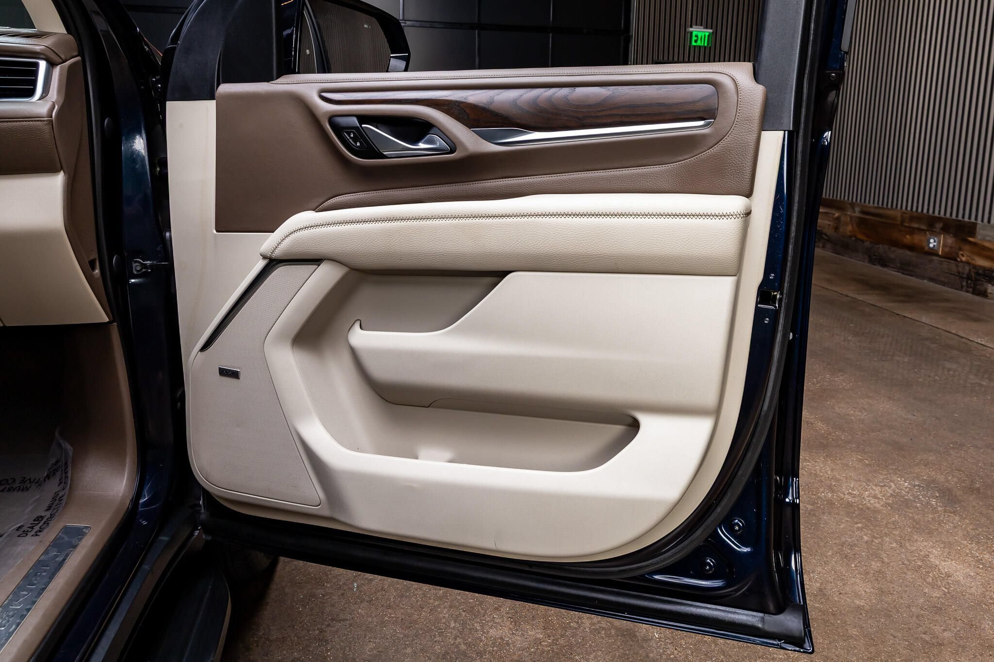 Used 2021 GMC Yukon XL Denali RWD image 34