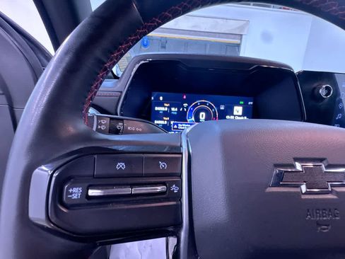 Used 2024 Chevrolet Colorado Z71 w/ Z71 Convenience Package 2 image 19