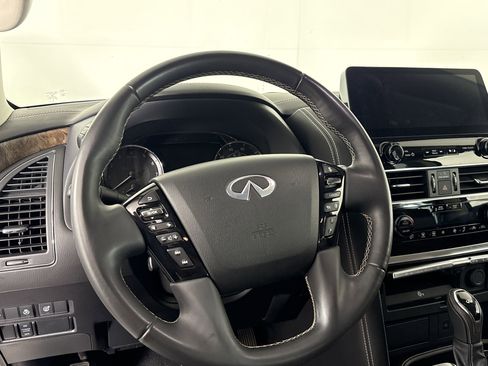 Used 2024 INFINITI QX80 Premium Select w/ All-Season Package RWD image 16