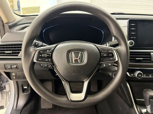 Used 2019 Honda Accord EX image 18