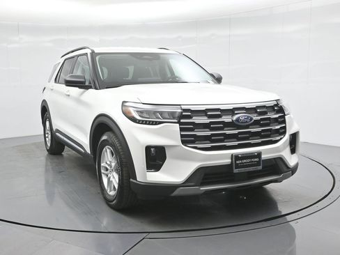 New 2025 Ford Explorer Active w/ Active Comfort Package image 52