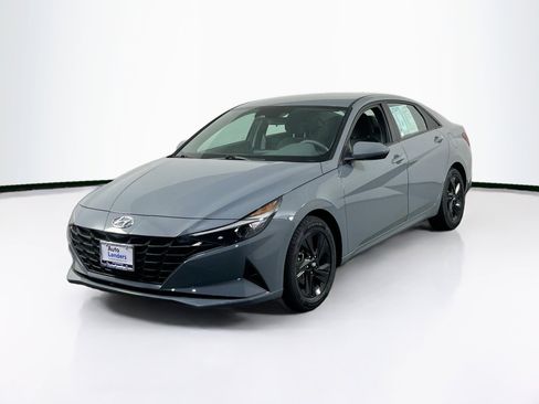 Used 2023 Hyundai Elantra SEL image 1