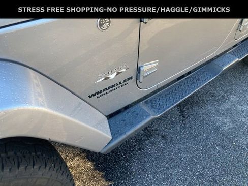 Used 2017 Jeep Wrangler Unlimited Sahara image 14