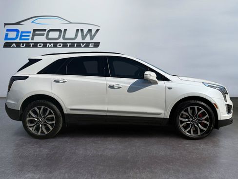Used 2023 Cadillac XT5 Sportv w/ Platinum Package AWD/4WD image 2