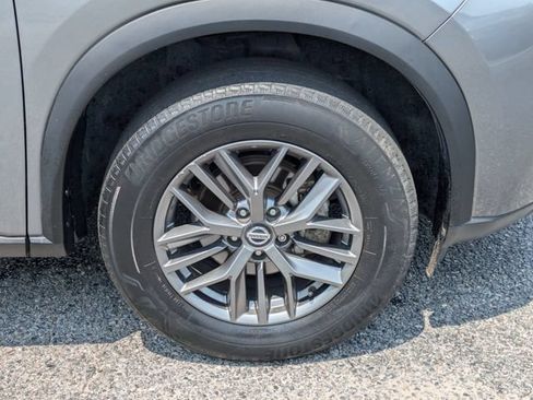 Used 2021 Nissan Rogue S FWD image 12