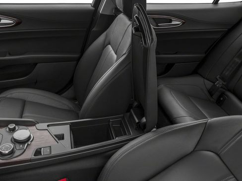 Used 2017 Alfa Romeo Giulia Ti w/ TI 19" Sport Package RWD image 18