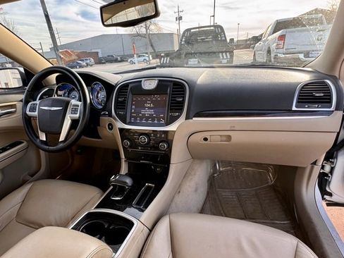 Used 2013 Chrysler 300 image 12