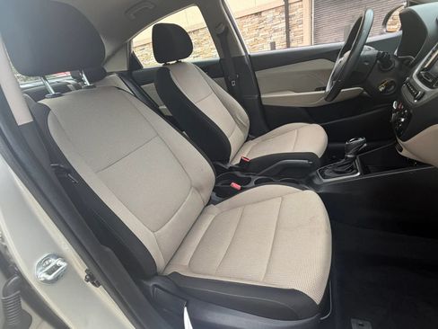 Used 2020 Hyundai Accent SE w/ Cargo Package FWD image 31