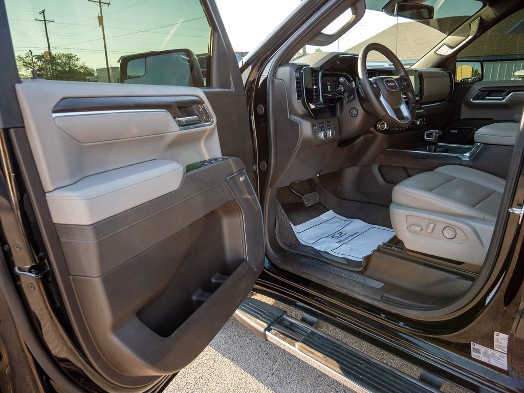 Used 2025 GMC Sierra 1500 SLT w/ SLT Premium Package AWD/4WD image 34