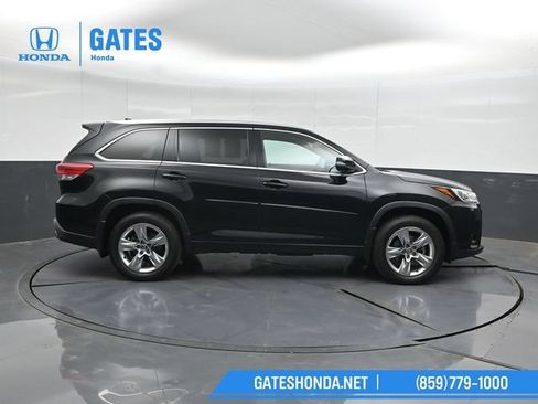Used 2019 Toyota Highlander Limited AWD/4WD image 3