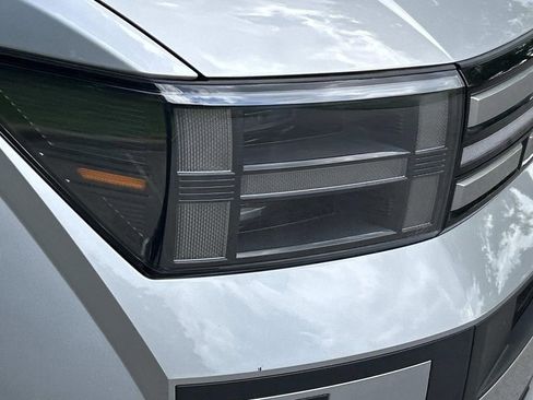Used 2025 Hyundai Santa Fe SE FWD image 10
