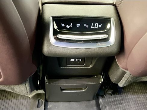 Used 2024 Cadillac XT6 Premium Luxury AWD/4WD image 27
