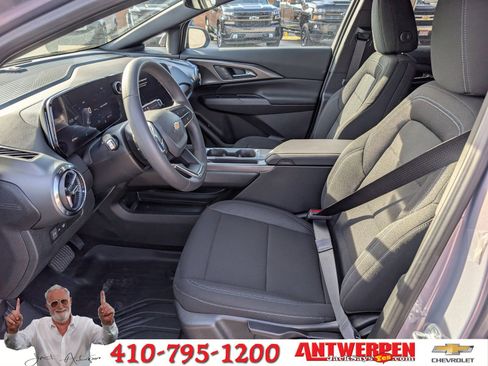 New 2026 Chevrolet Equinox EV LT image 12