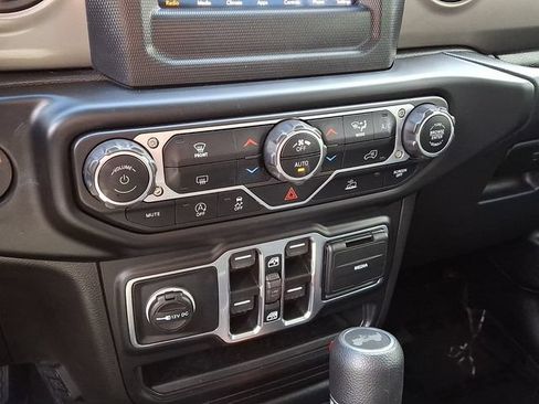 Used 2021 Jeep Wrangler Unlimited Sport AWD/4WD image 18
