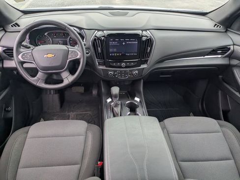 Used 2023 Chevrolet Traverse LT image 17