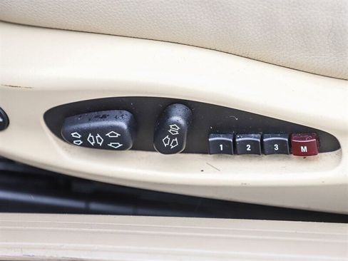 Used 2006 BMW 650i Convertible image 33