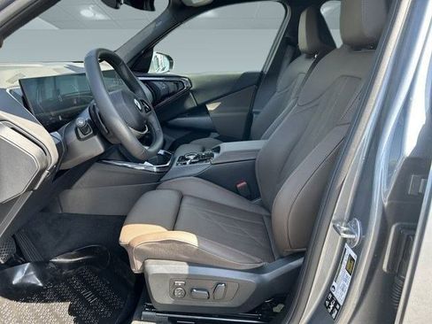 Used 2025 BMW X3 xDrive30i w/ Convenience Package image 5