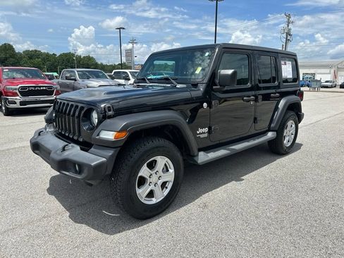 Used 2020 Jeep Wrangler Unlimited Sport S AWD/4WD image 3