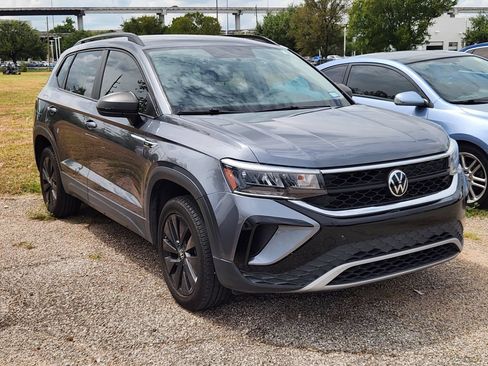 Used 2022 Volkswagen Taos S FWD image 3