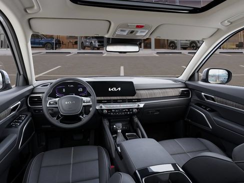 Used 2025 Kia Telluride EX w/ EX Captain's Chair Package FWD image 18