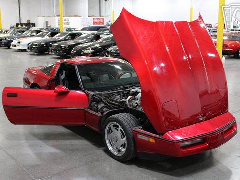 Used 1989 Chevrolet Corvette Coupe RWD image 36