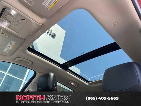 Used 2017 Cadillac XT5 Luxury FWD image 12