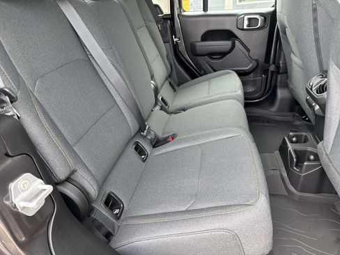 New 2026 Jeep Gladiator Sport image 9