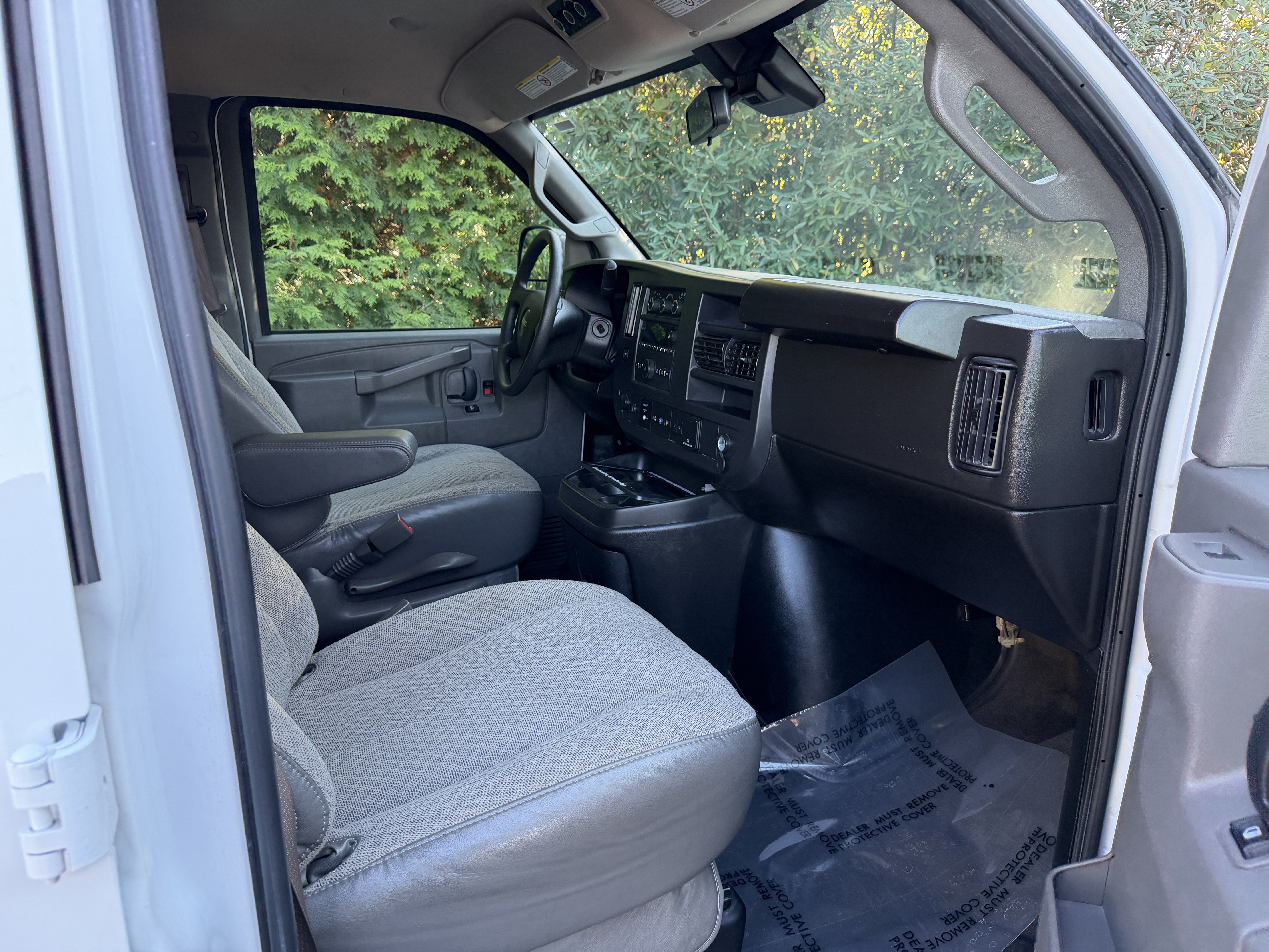 Used 2025 GMC Savana 3500 LT w/ LT Preferred Equipment Group RWD image 23