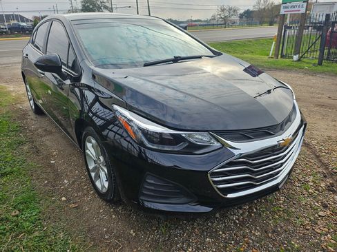 Used 2019 Chevrolet Cruze LS w/ LS Convenience Package FWD image 1
