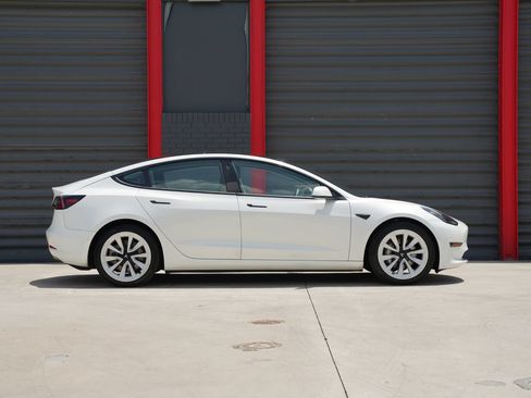 Used 2022 Tesla Model 3 RWD image 12