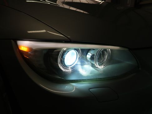 Used 2011 BMW 328i Convertible RWD image 25