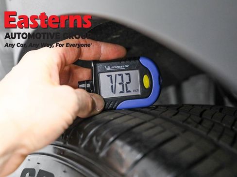 Used 2024 Kia Sorento S image 28